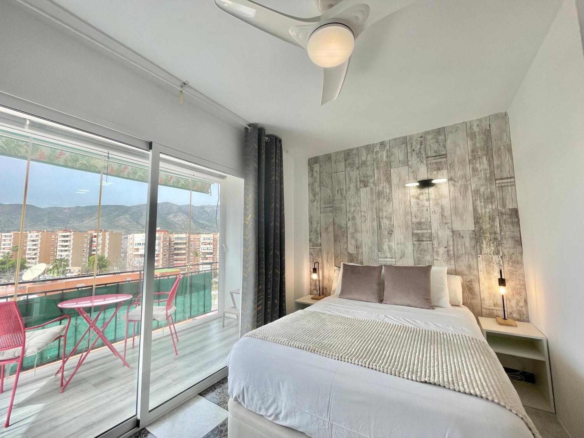 Lafrenchtouch - Coqueto Estudio Terraza Con Vistas ตอร์เรโมลิโนส ภายนอก รูปภาพ